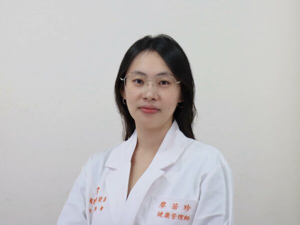 251209白袍_廖若珍