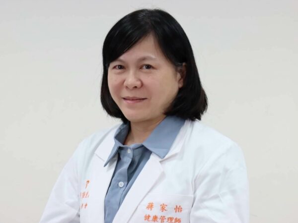 251209白袍_蔣家怡