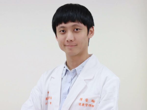 251209白袍_陳睿綸