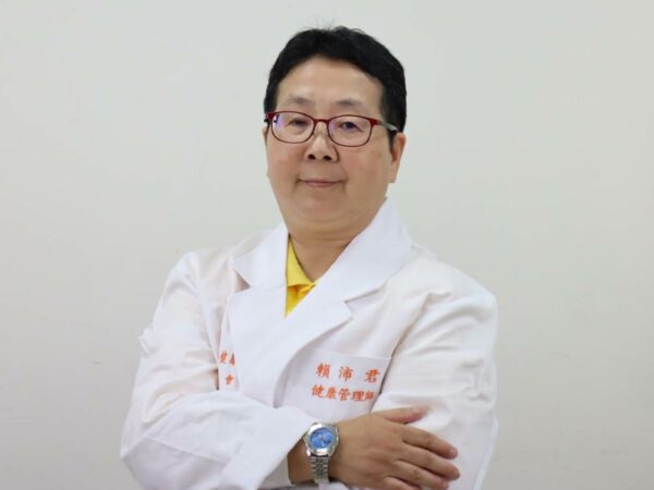 251212白袍_賴沛君