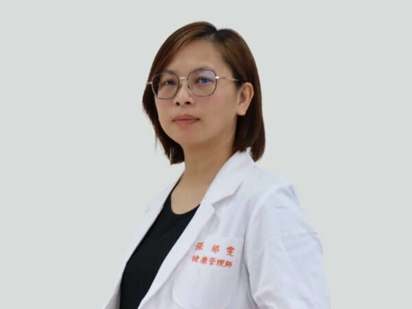 260411期 白袍_張郁雯