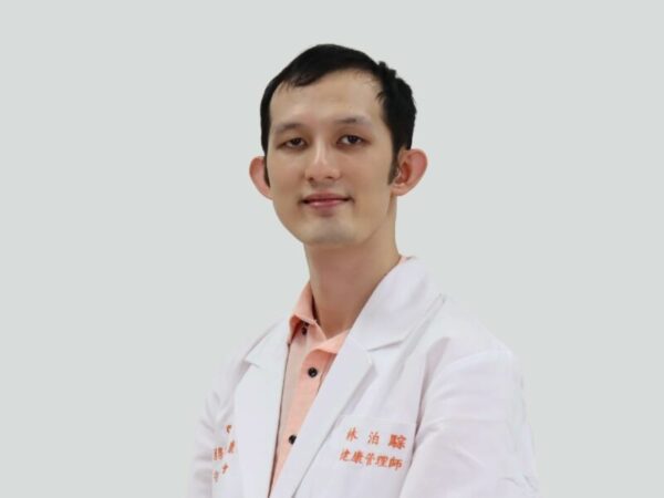 260411期 白袍_林泊騌